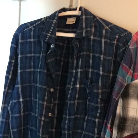 4 Button down Men’s shirt - Picture 6 of 10